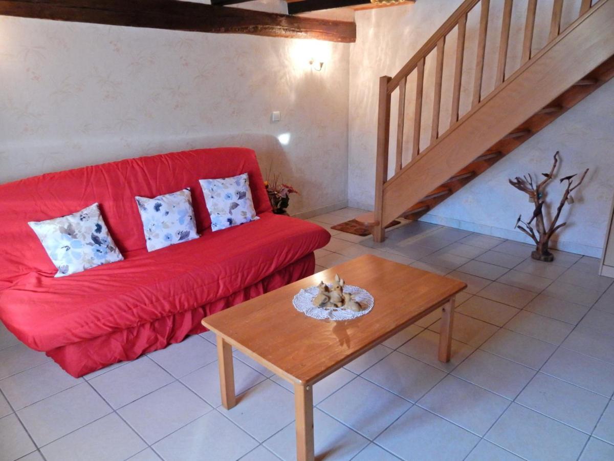 Spacious Holiday Home Near The Forest Esmoulieres Room photo