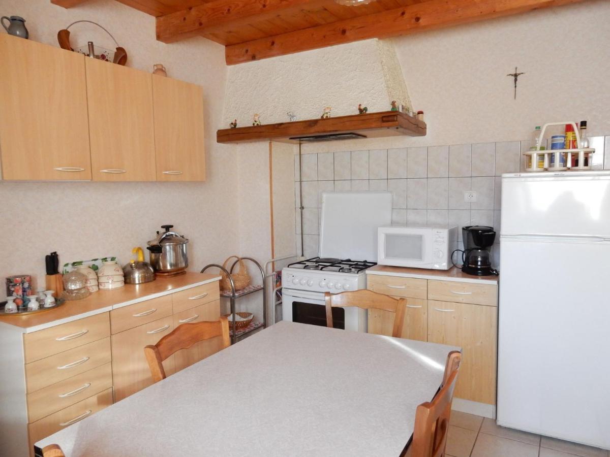 Spacious Holiday Home Near The Forest Esmoulieres Room photo